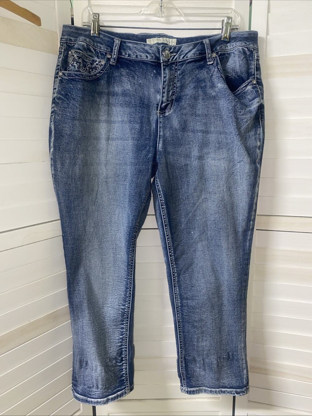 Est. 1946 Women's Denim Jeans 16W Classic Distressed Rhinestones Embroidered